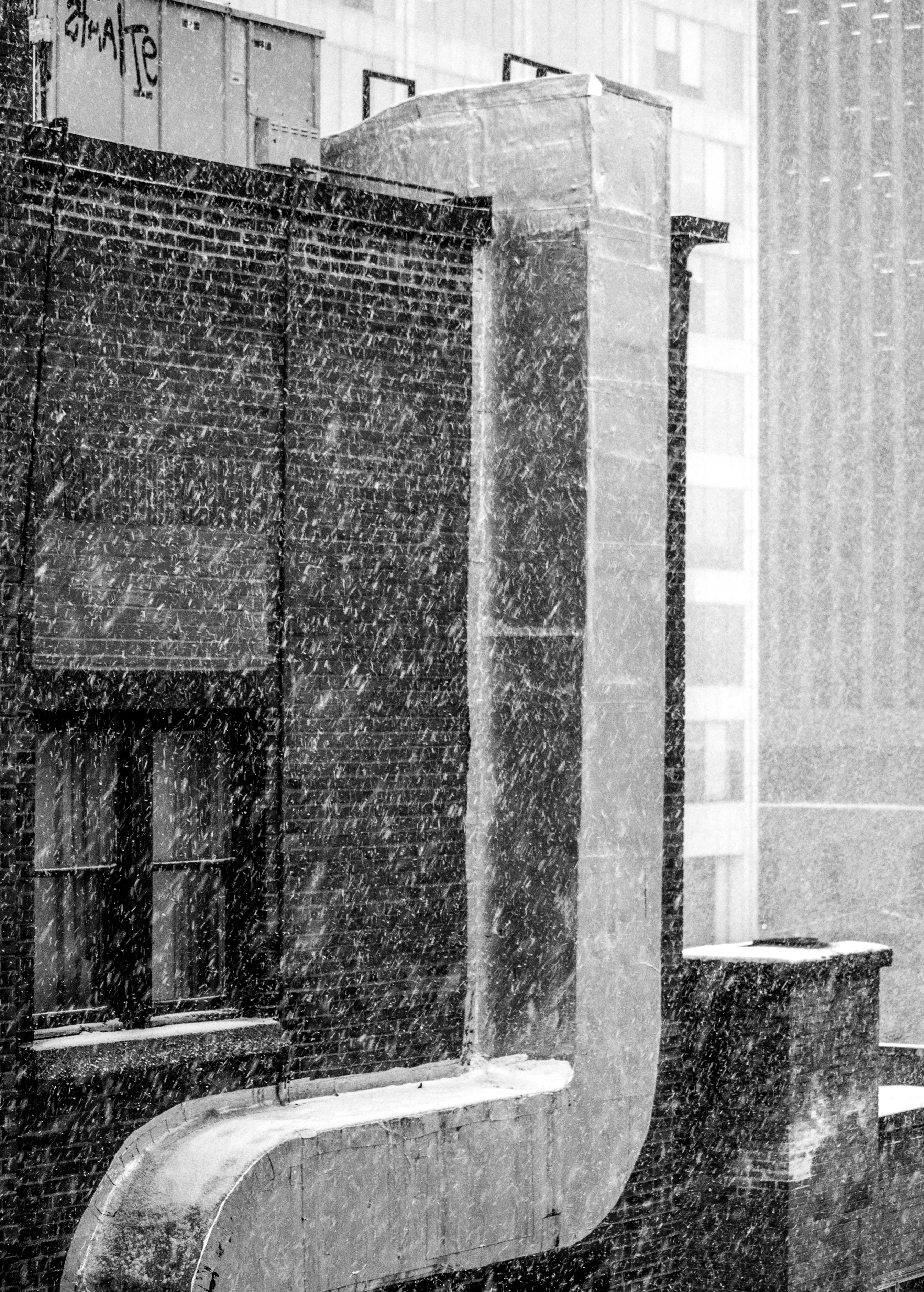 SnowBuildingBW-0337